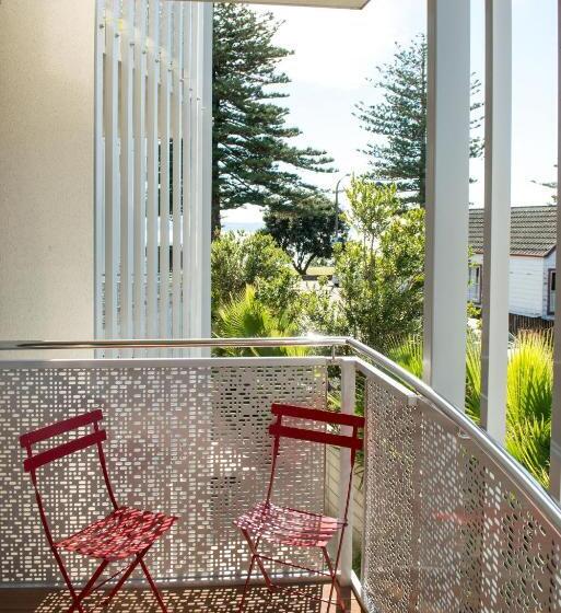 Navigate Seaside Hotel & Apartments