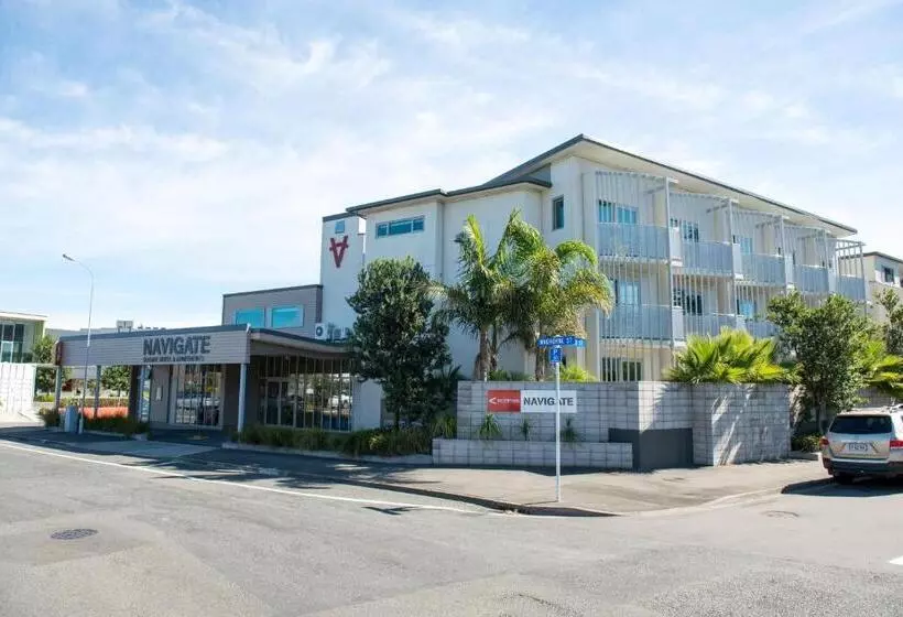 Navigate Seaside Hotel & Apartments