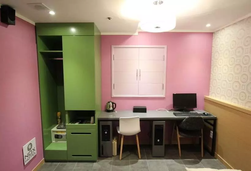 בית מלון כפרי Nox Boutique