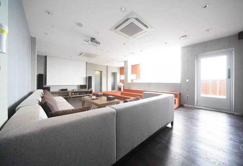 בית מלון כפרי Nox Boutique