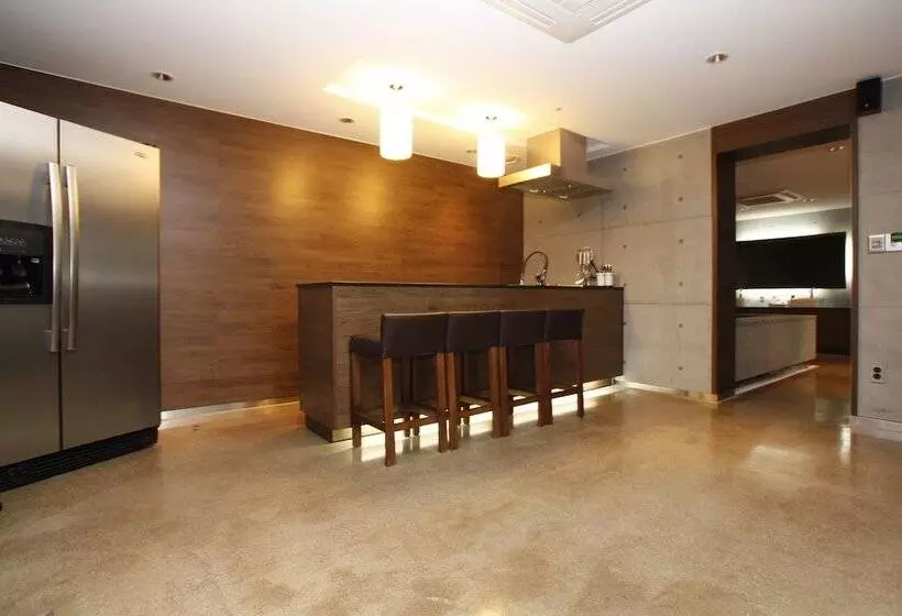 בית מלון כפרי Nox Boutique