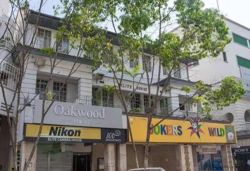 هتل The Oakwood