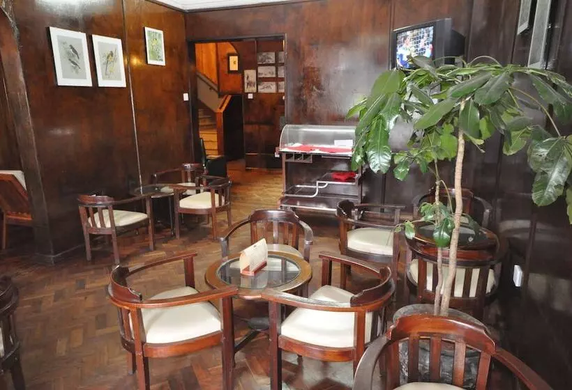 هتل The Oakwood