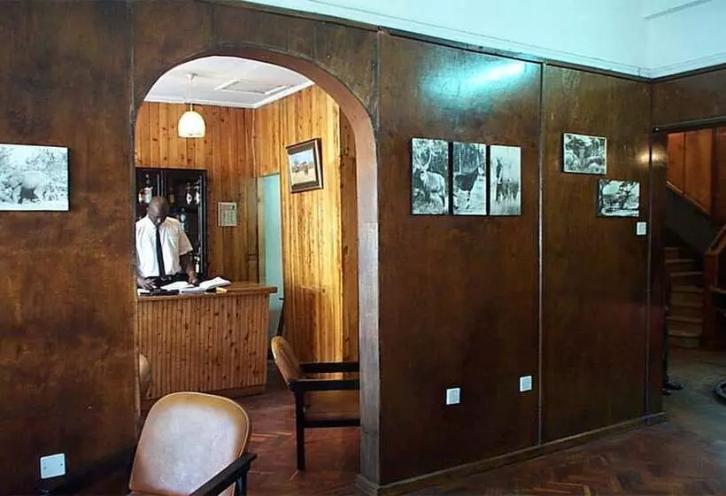 هتل The Oakwood