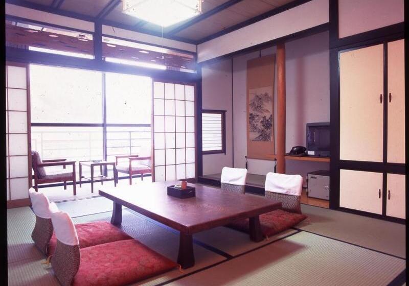 בית מלון כפרי Oyado Sansui