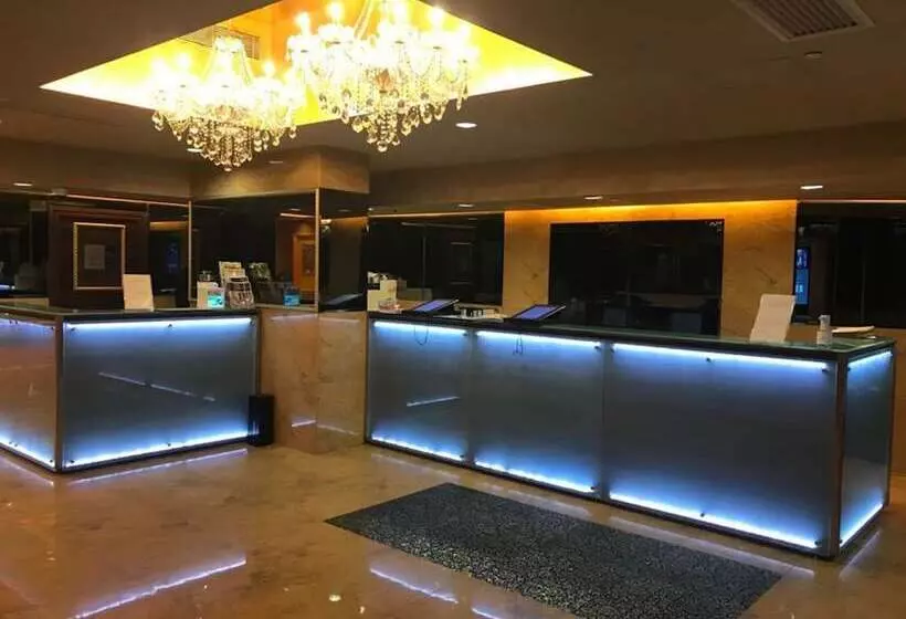 هتل Ramada Hong Kong Grand