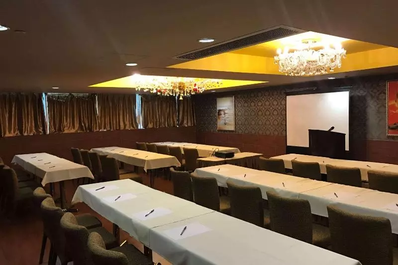 هتل Ramada Hong Kong Grand