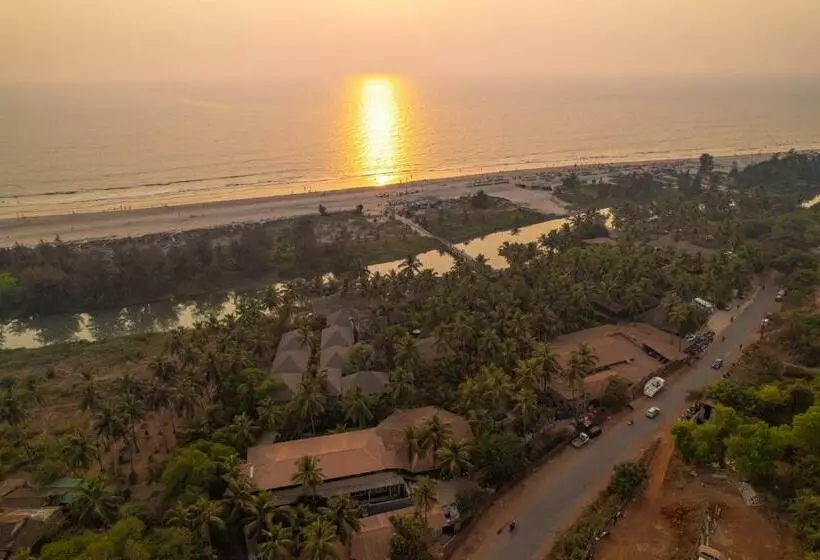 酒店 Riva Beach Resort