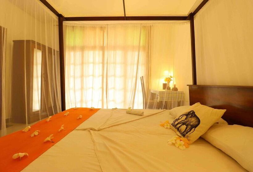 ホテル Susantha Garden