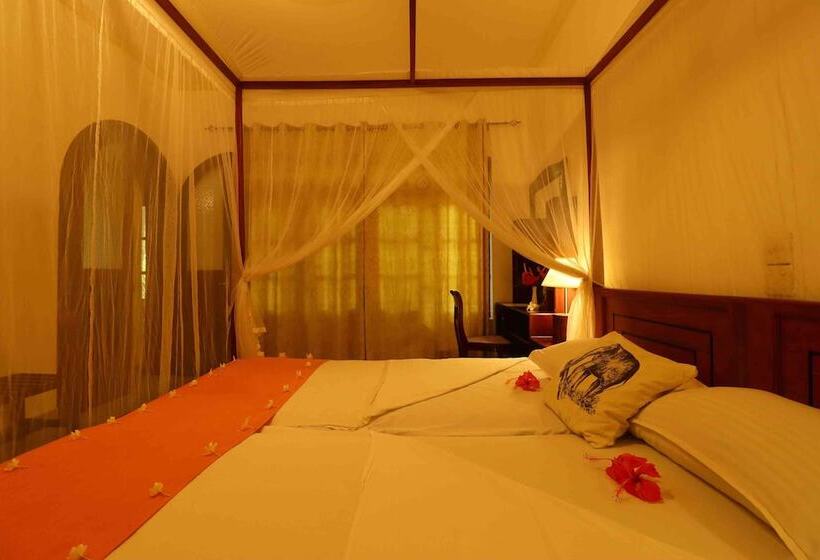 ホテル Susantha Garden