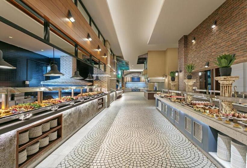 هتل Titanic Deluxe Golf Belek