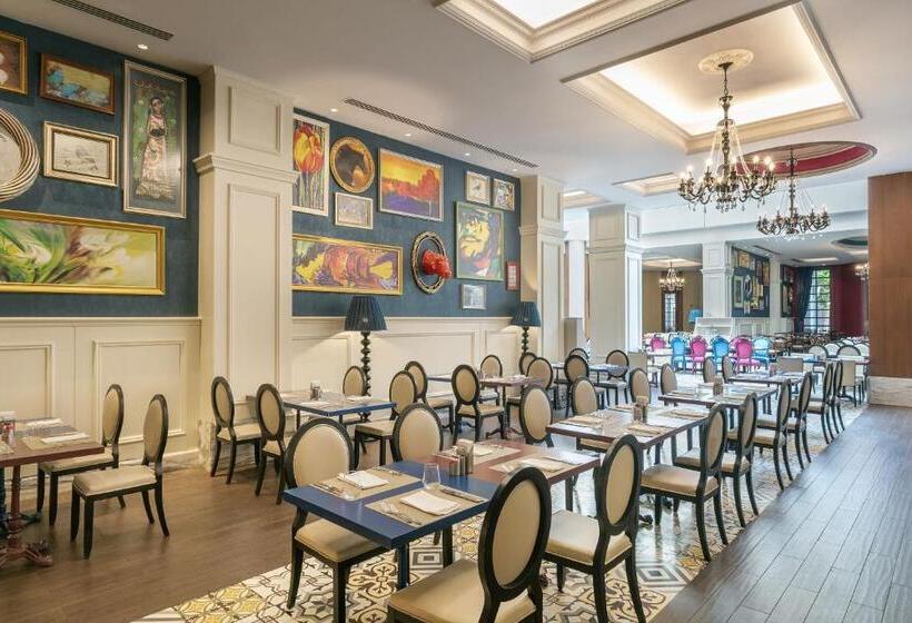 هتل Titanic Deluxe Golf Belek