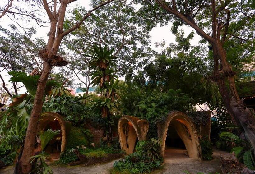 Vc@suanpaak Boutique Hotel & Service Apartment