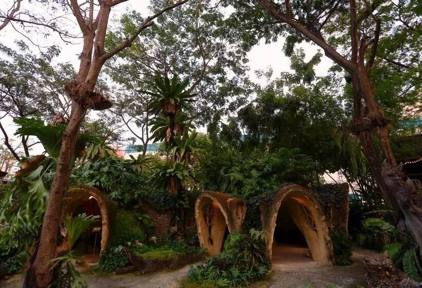 Vc@suanpaak Boutique Hotel & Service Apartment