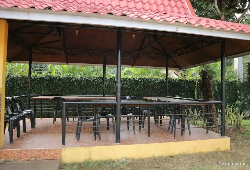 هتل Villa Manuel Tourist Inn