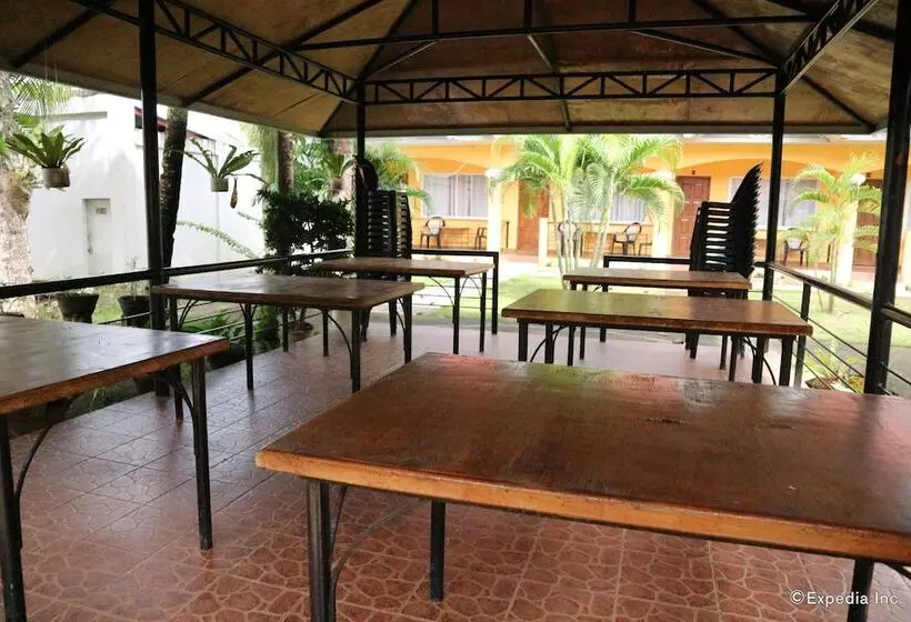 هتل Villa Manuel Tourist Inn