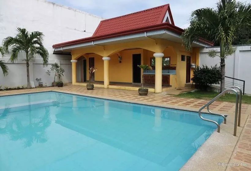 هتل Villa Manuel Tourist Inn