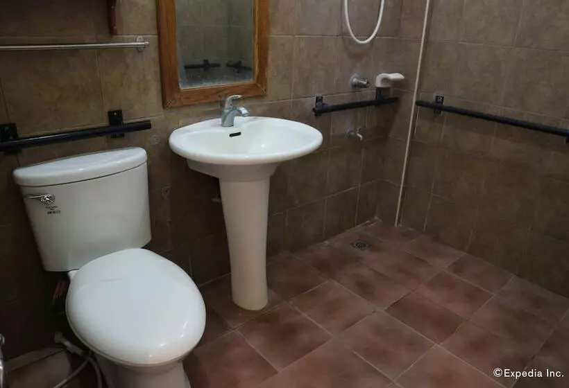هتل Villa Manuel Tourist Inn
