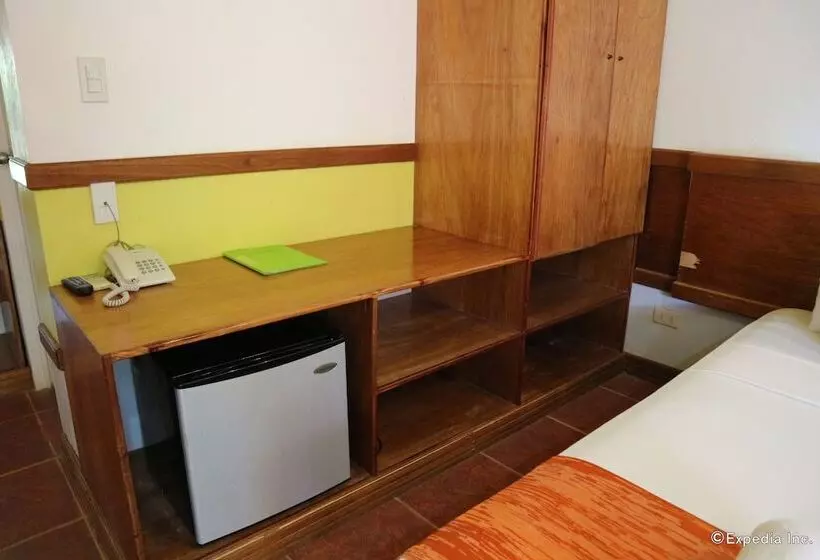 هتل Villa Manuel Tourist Inn