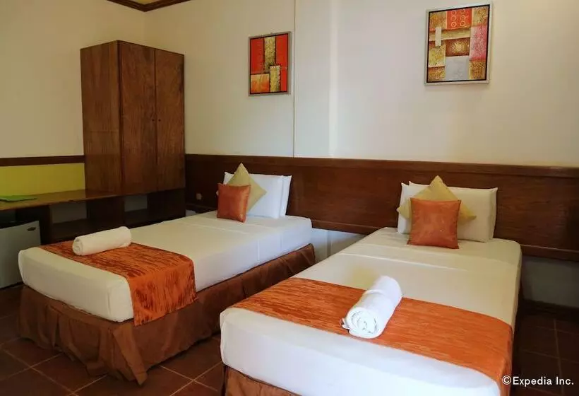 هتل Villa Manuel Tourist Inn