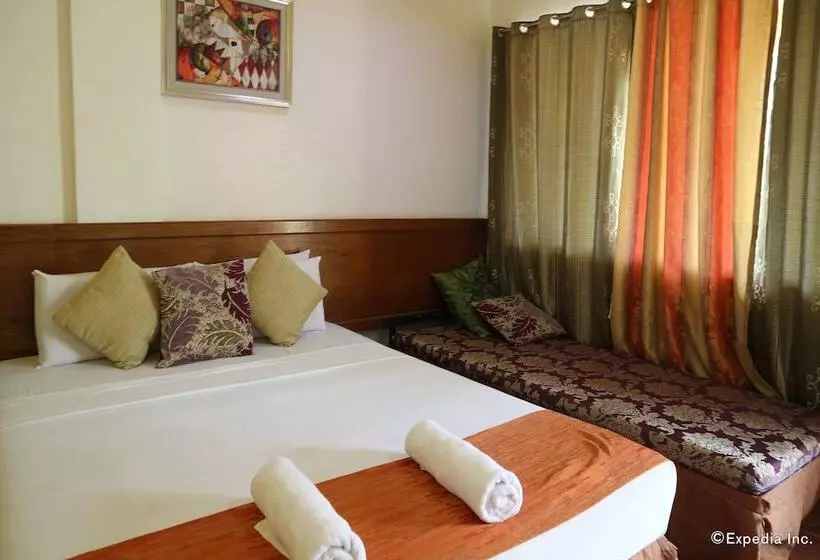 هتل Villa Manuel Tourist Inn