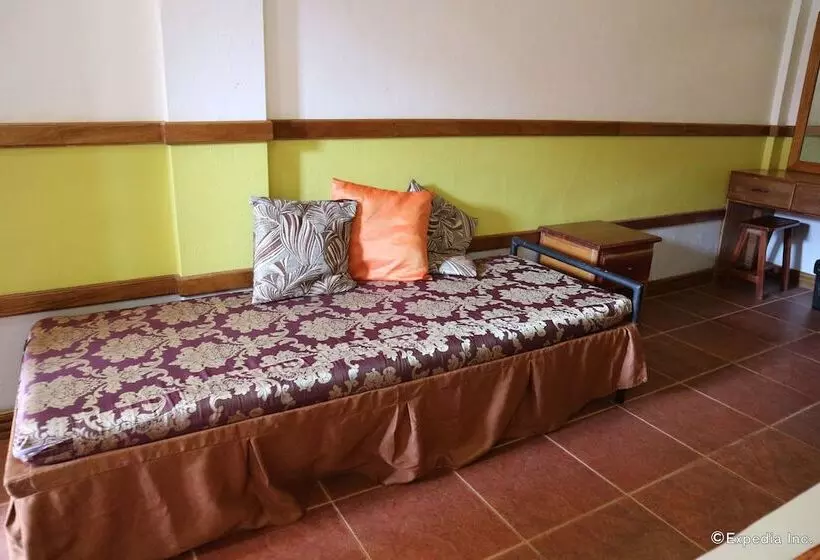 هتل Villa Manuel Tourist Inn
