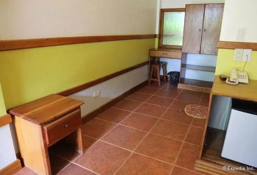 هتل Villa Manuel Tourist Inn