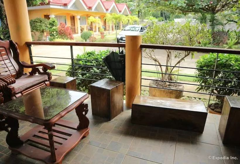 هتل Villa Manuel Tourist Inn