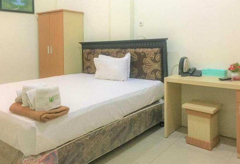 בית מלון כפרי Denpasar Parepare