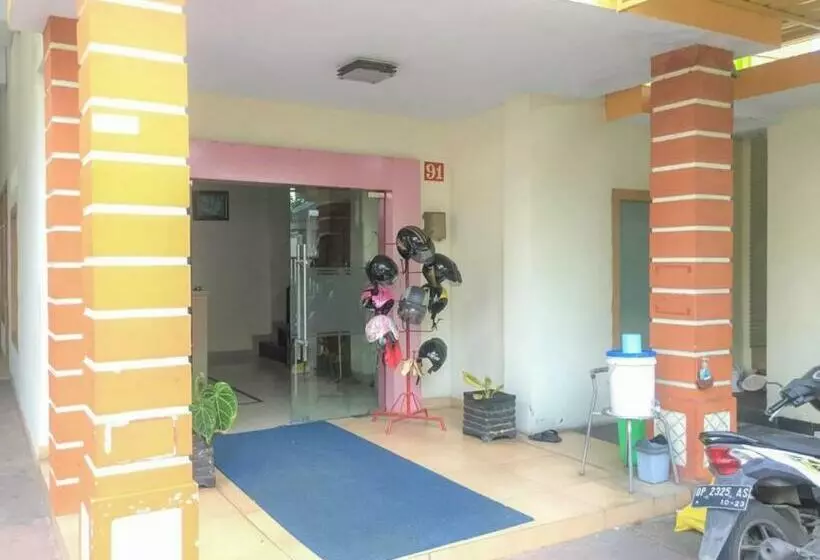 ホテル Denpasar Parepare