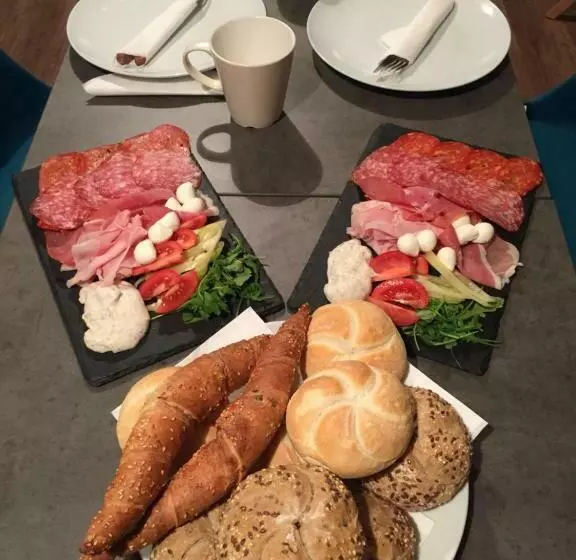 ベッドアンドブレックファースト Jonathan Bed&pizza