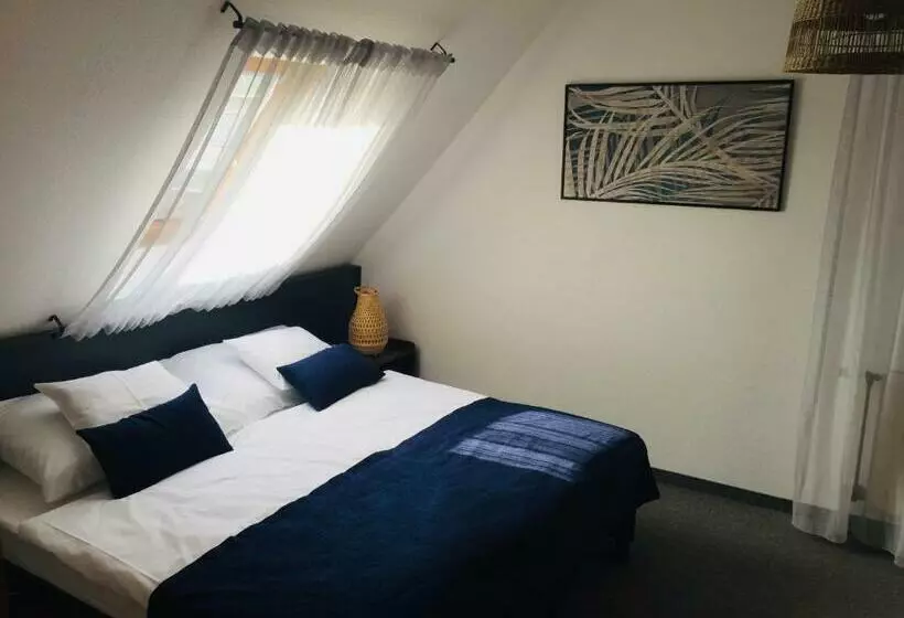 ベッドアンドブレックファースト Jonathan Bed&pizza