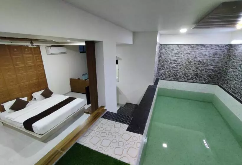Hotel Jurkis Kolhapur