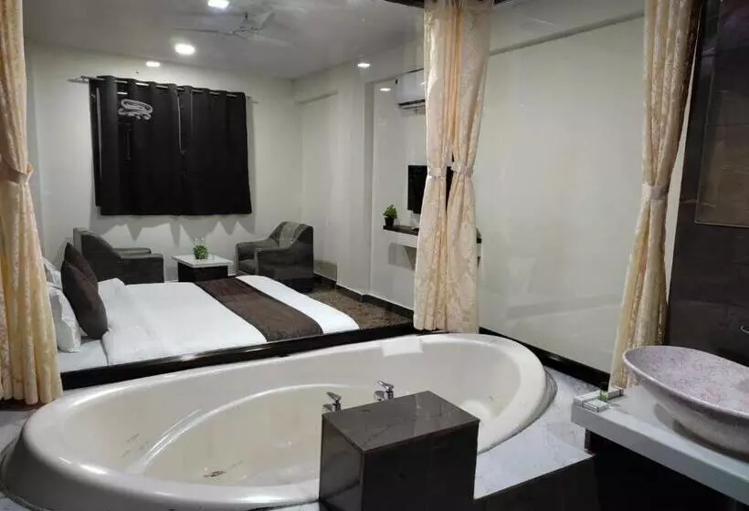 Hotel Jurkis Kolhapur