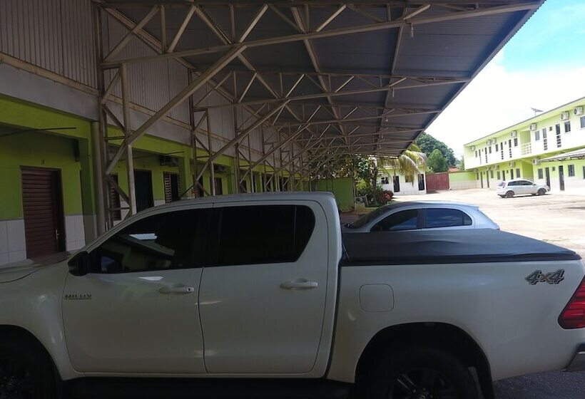 בית מלון כפרי Kolosso