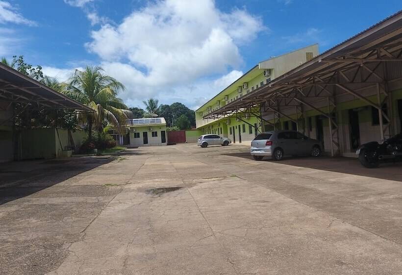 בית מלון כפרי Kolosso