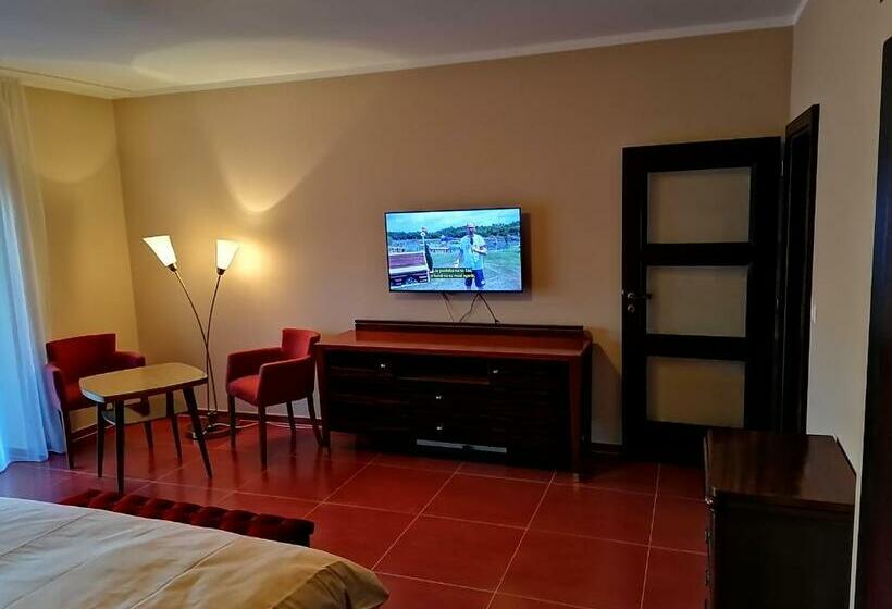 פנסיון Frikulin