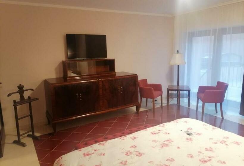 פנסיון Frikulin