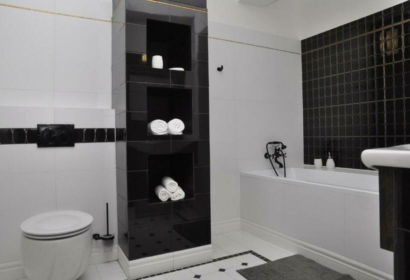 פנסיון Frikulin