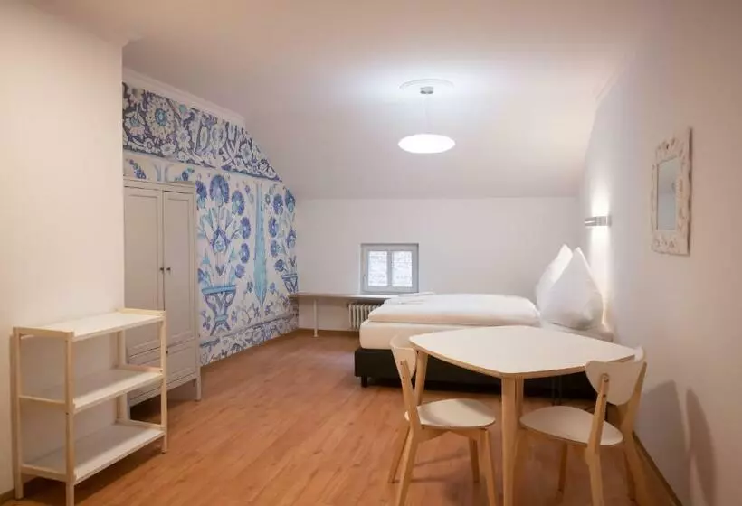 Aparthotel Villa Elon