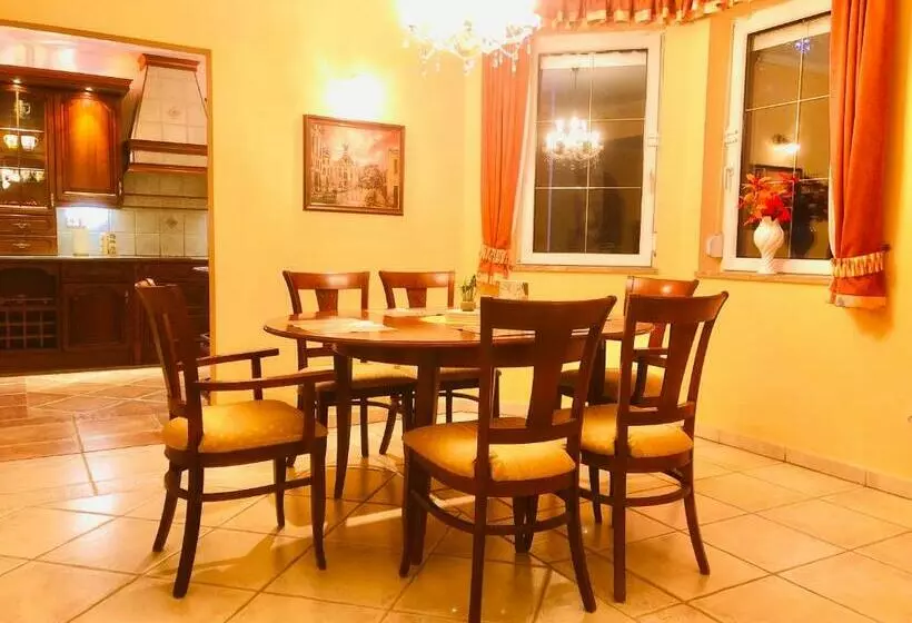 ベッドアンドブレックファースト Apollo Inn