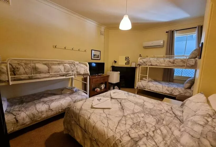 The Commercial Hotel Wallerawang