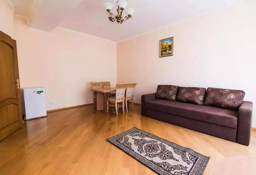 Hotelli Koncha Zaspa Spa