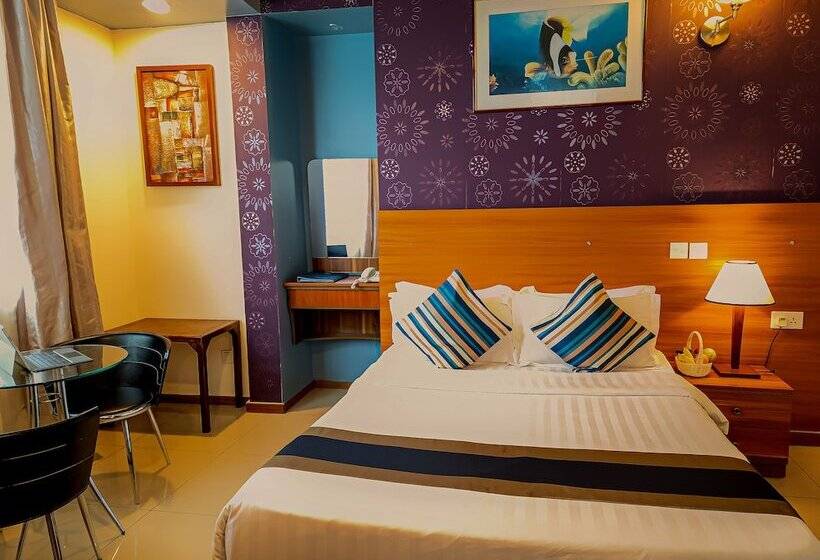 Umet Seaview Hotel With Free Roundtrip Airport Pick Up And Drop Off