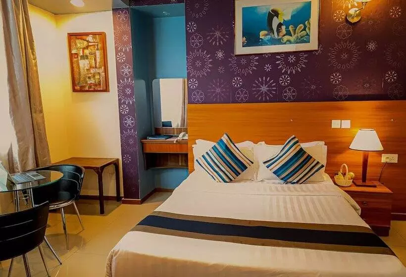 Umet Seaview Hotel With Free Roundtrip Airport Pick Up And Drop Off