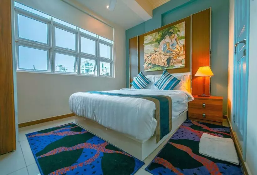 Umet Seaview Hotel With Free Roundtrip Airport Pick Up And Drop Off