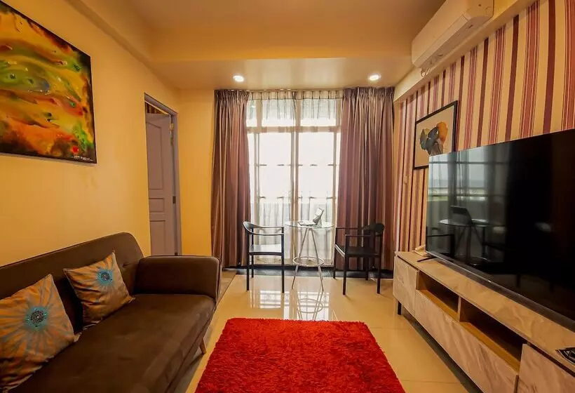 Umet Seaview Hotel With Free Roundtrip Airport Pick Up And Drop Off