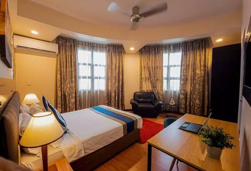 Umet Seaview Hotel With Free Roundtrip Airport Pick Up And Drop Off