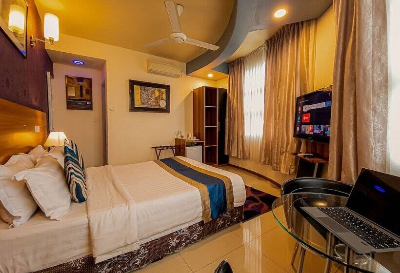 Umet Seaview Hotel With Free Roundtrip Airport Pick Up And Drop Off