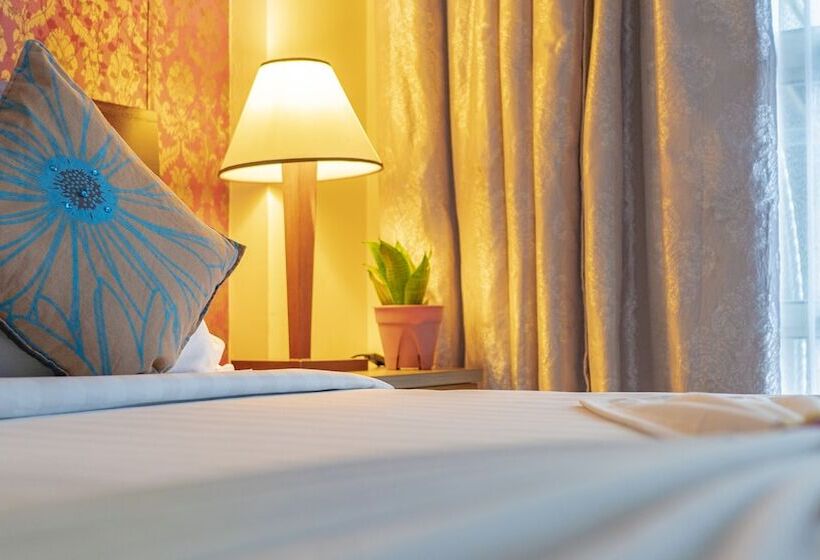 Umet Seaview Hotel With Free Roundtrip Airport Pick Up And Drop Off